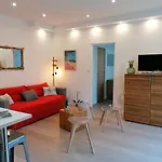 3 Min A Pieds & 200 M De La Grande Des Lecques - Terrasse Et Jardin - Fabuleux T2 - Carre D'or Apartment *