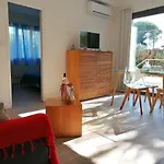 3 Min A Pieds & 200 M De La Grande Des Lecques - Terrasse Et Jardin - Fabuleux T2 - Carre D'or *