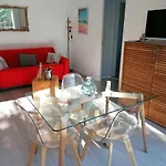 3 Min A Pieds & 200 M De La Grande Des Lecques - Terrasse Et Jardin - Fabuleux T2 - Carre D'or *