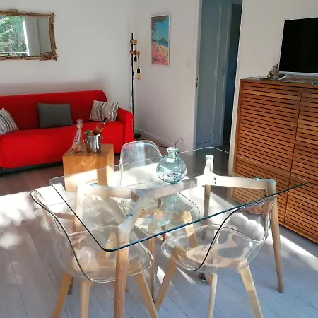 3 Min A Pieds & 200 M De La Grande Des Lecques - Terrasse Et Jardin - Fabuleux T2 - Carre D'or *
