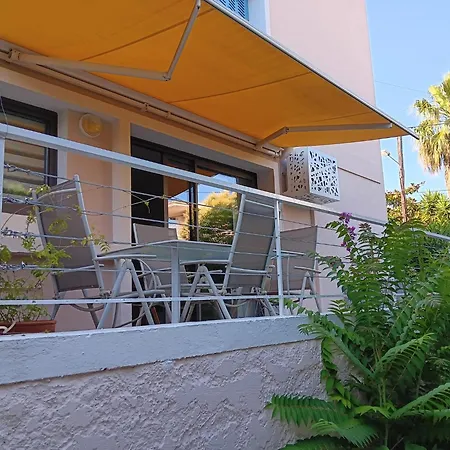 3 Min A Pieds & 200 M De La Grande Des Lecques - Terrasse Et Jardin - Fabuleux T2 - Carre D'or *